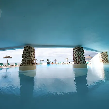 Paulmarie Ocean View アパート アデヘ